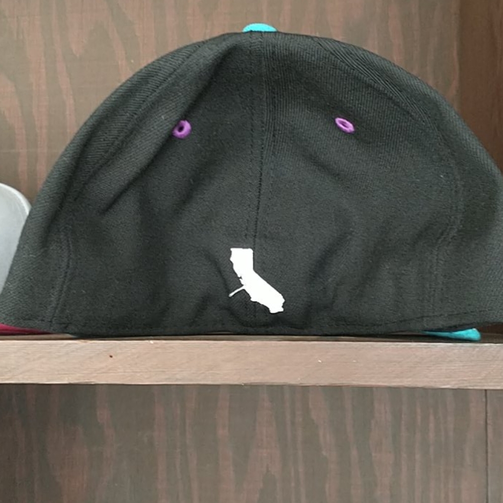 Snapbacks hat - Picture 2 of 2